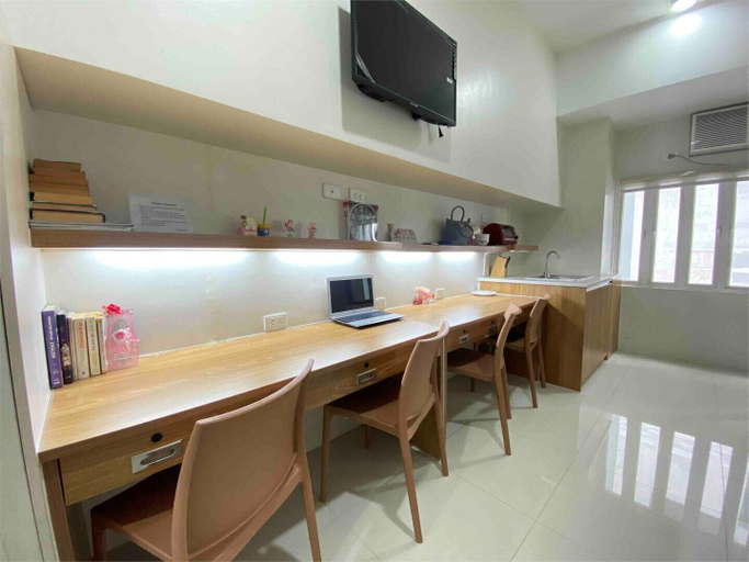 Others 5, UHome Lacson, Manila City