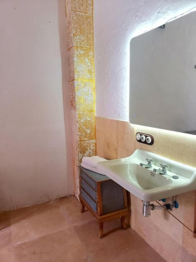 Bathroom 3, CASTELL GRANADELLA, Tarragona