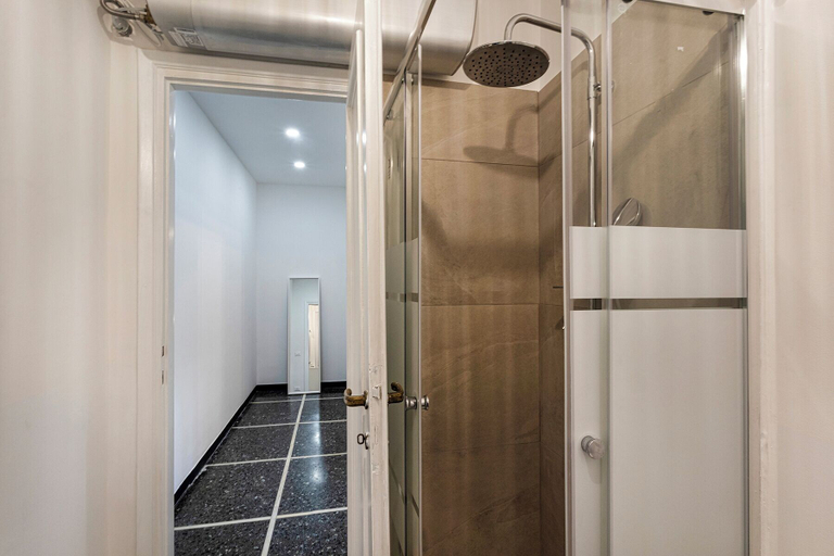 Bathroom, Nice Apartment Near the Cathedral, Genova