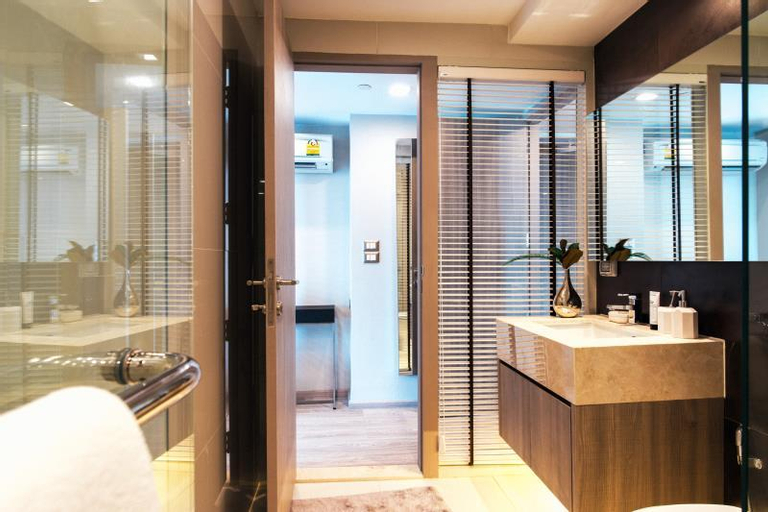 Bathroom 15