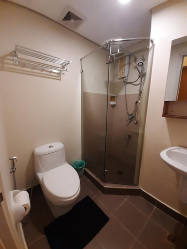 Bathroom 4, 1Tagaytay, Tagaytay City