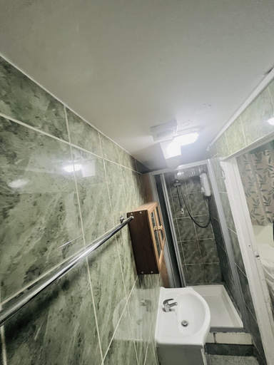 Bathroom 3, White House Lodge B&B, Cambridgeshire