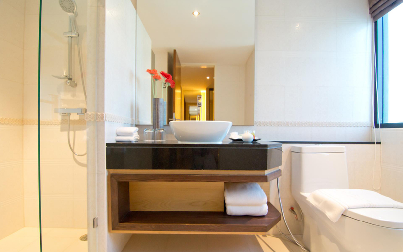 Bathroom 4