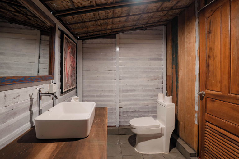 Bathroom, Beng Mealea Lodge, Svay Leu