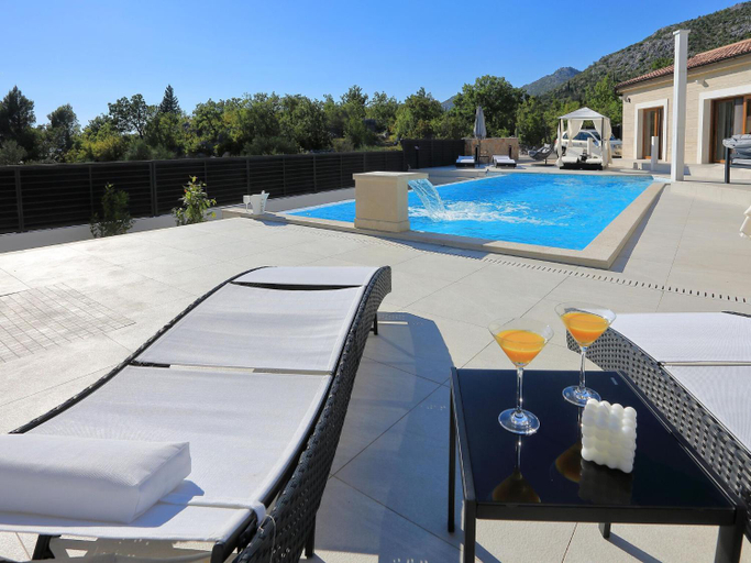 Swimming pool 4, Villa in Starigrad with heated pool, Starigrad
