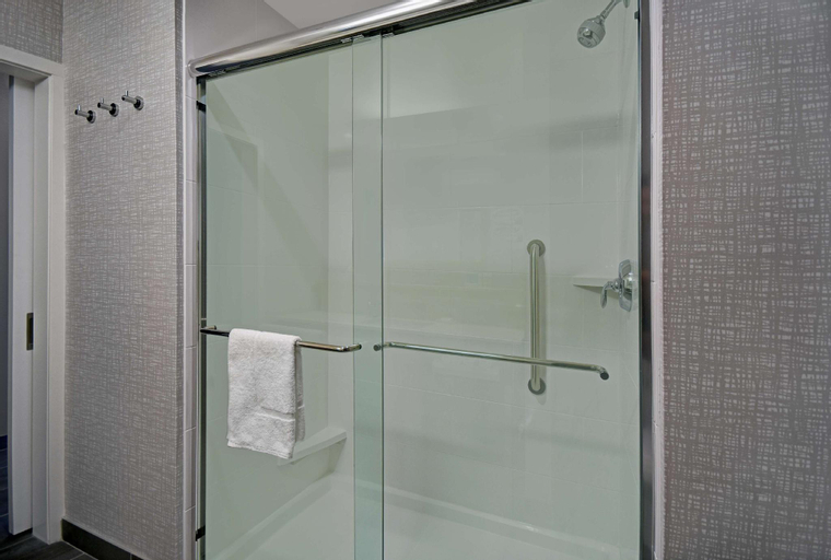 Bathroom 7