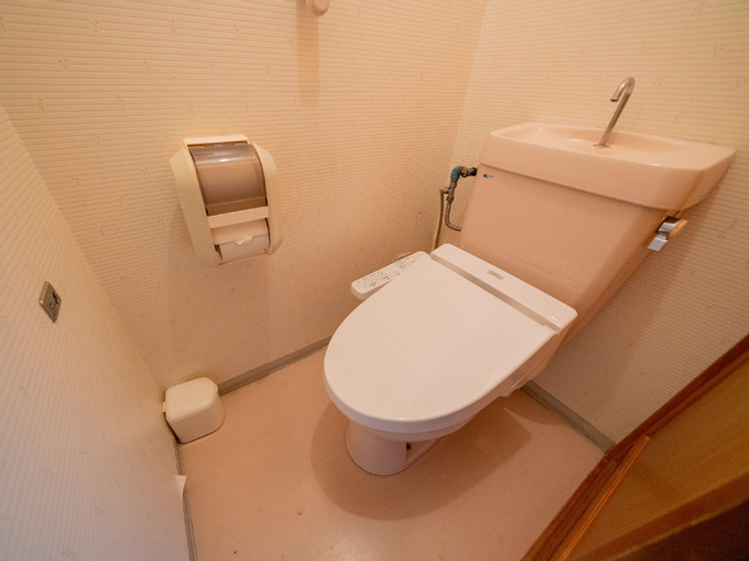Bathroom 8