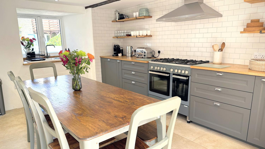 Others 5, Beautiful Rural Cottage by the Coast, Devon