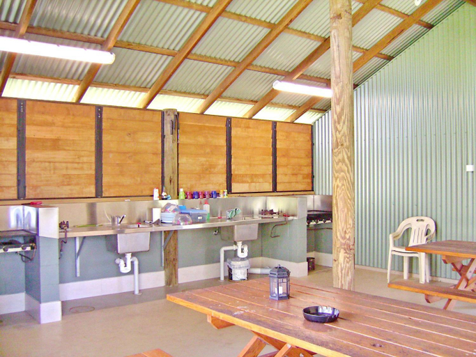 Coast and Country Cabin 3, Kempsey