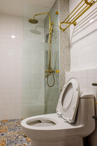 Bathroom 6