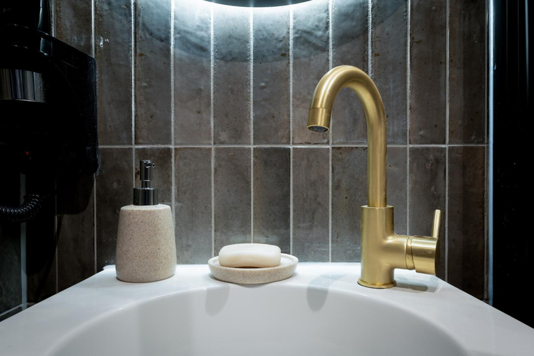 Bathroom 4, Boutique Hotel First City, Den Haag