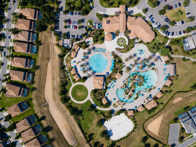 Family Friendly 6BR Resort Pool Home Near Disney World, Osceola