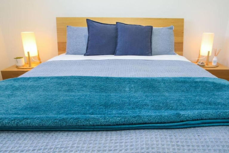 12 Rocks Beach View Loft Central Port Campbell