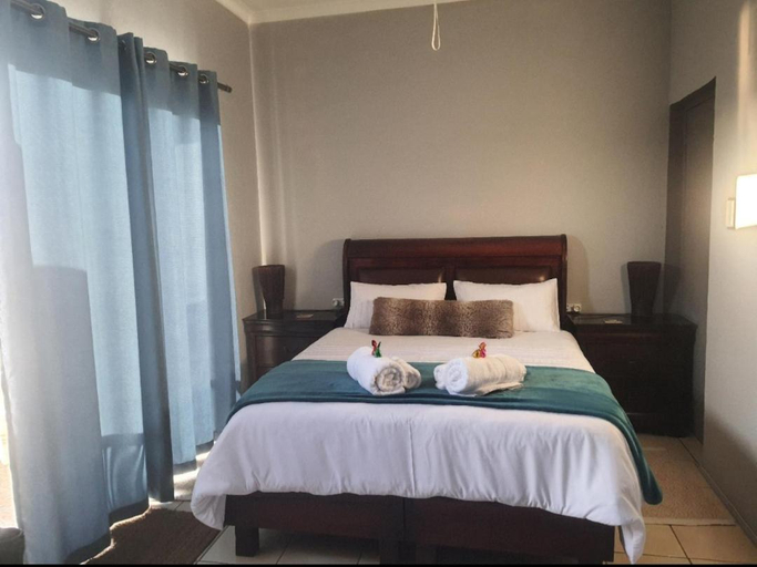 Bedroom 2, Revive Guesthouse, West Coast
