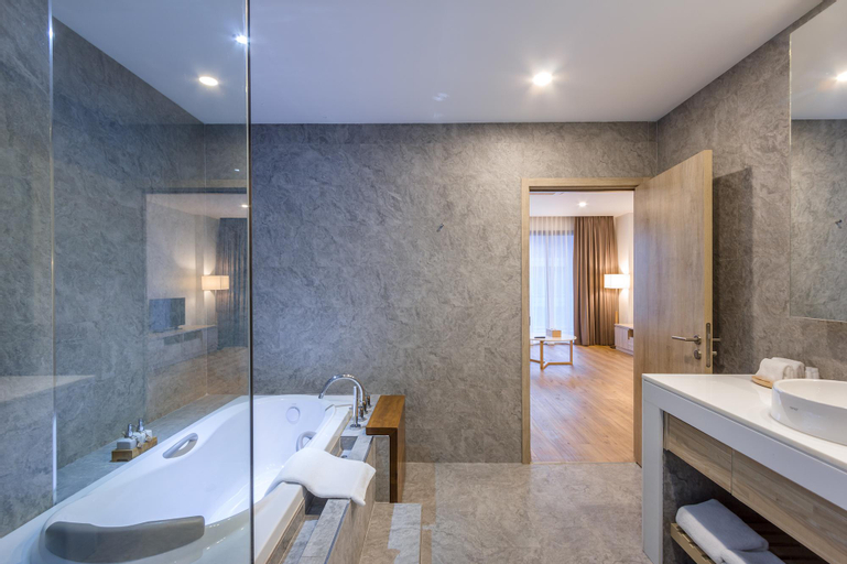 Bathroom 4