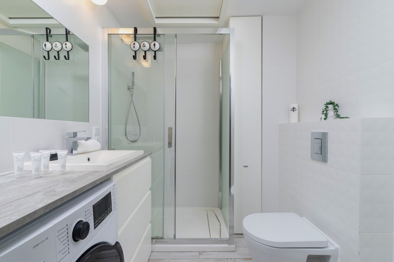 Bathroom 3, Studio Augustianska by Renters, Kraków City
