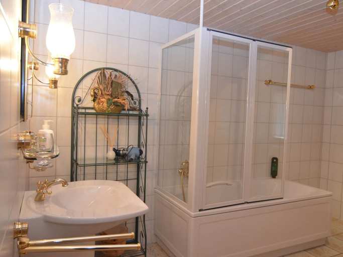 Bathroom 4, Ferienhaus in Saldenburg mit Sauna, Freyung-Grafenau