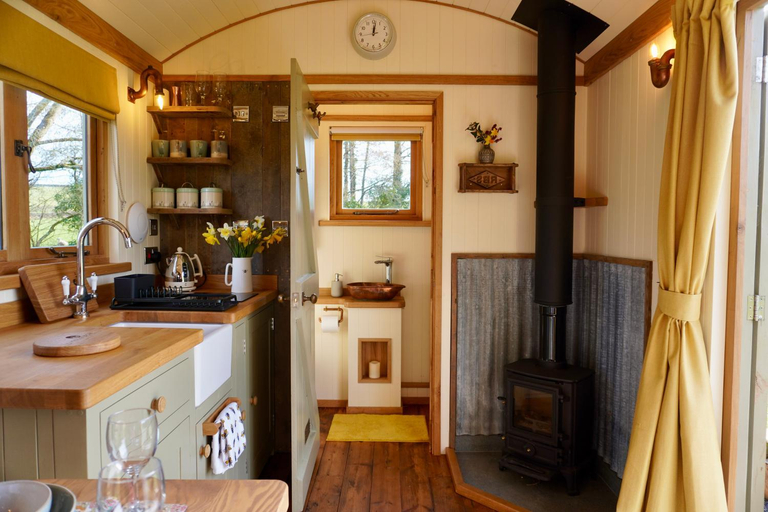 Others 3, Little Ash Glamping - Luxury Shepherd's Huts, Devon