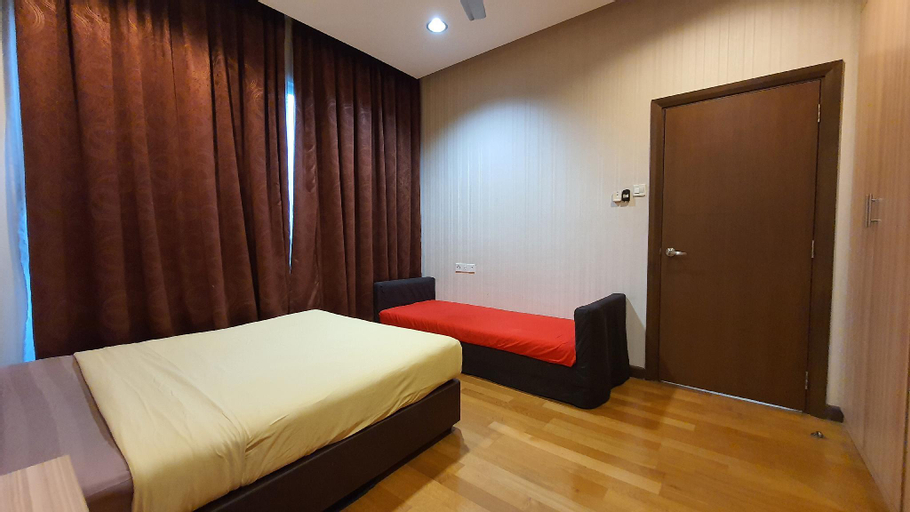 Bedroom 9