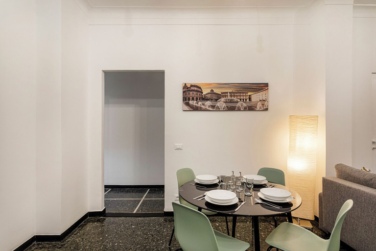 Others 5, Nice Apartment Near the Cathedral, Genova