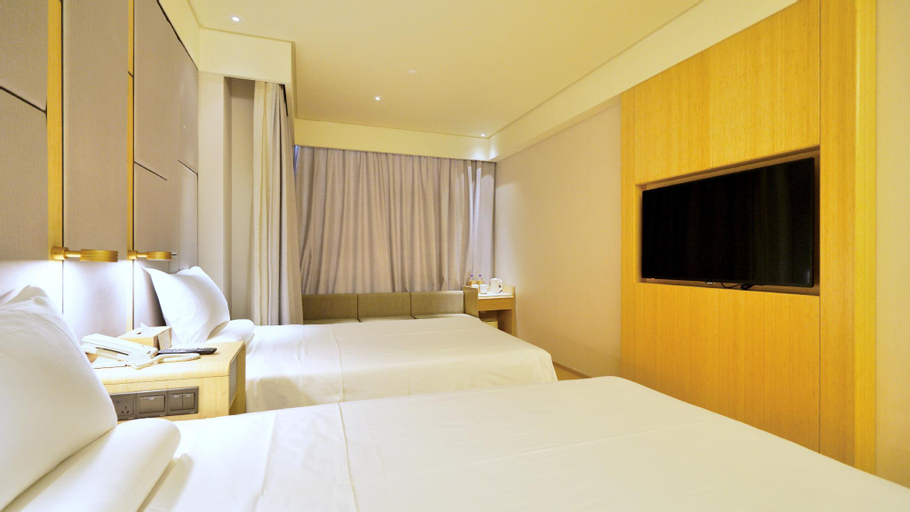 Bedroom 27