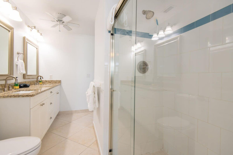 Room 4, Fort Pierce - 2BD 2BA Tropical Surfside Retreat, Saint Lucie
