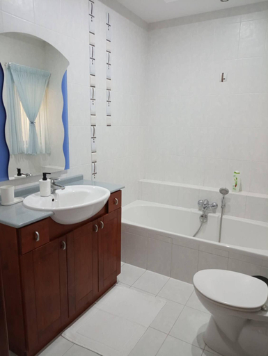 Bathroom 3, 3 Bed Modern Air-conditioned Apartment with Roof Terrace - Ample Parking