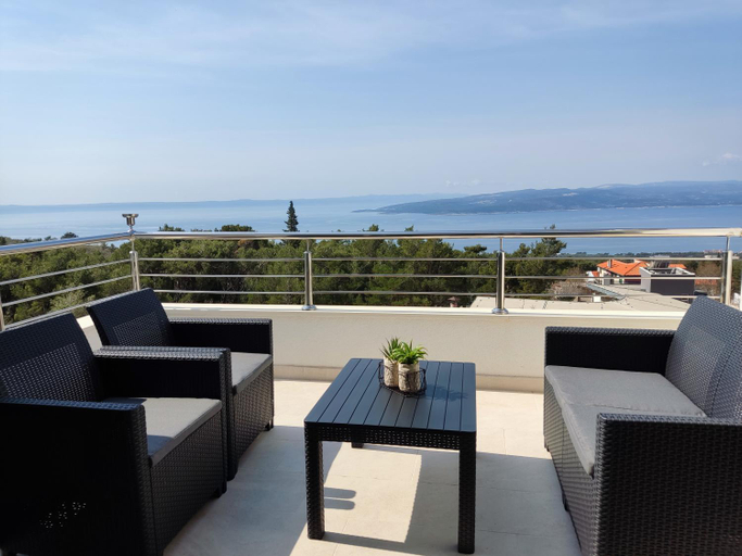 Others 2, Villa la Perla, Baška Voda