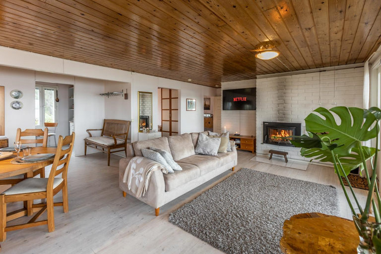 Others 4, Lapland Sunrise Cottage with lakefront Sauna, Lapland