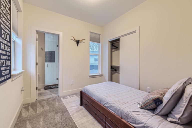 Bedroom 2, Off The Hook Austin + Chic 2Br Retreat + Firepit, Travis