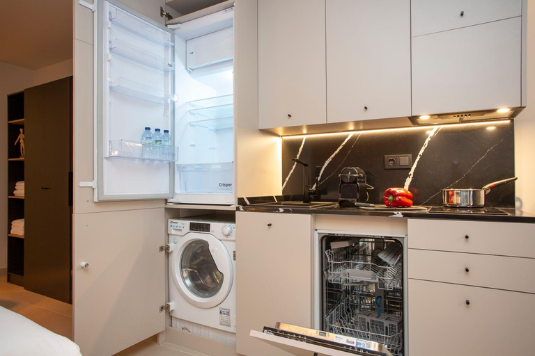 Others 5, Neobeds - Stylish modern 1BR Apt Near Old Town & Steps from Turia Park, Valencia