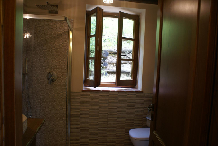 Bathroom 3, Tramonto Casa Barga Toscana ristrutturata 2021, Lucca