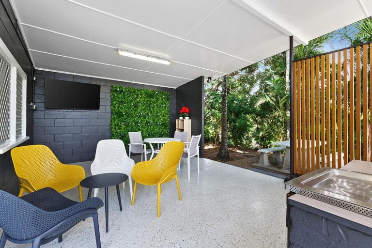 Others 5, Poinciana at Cooee Bay, Livingstone - Pt B