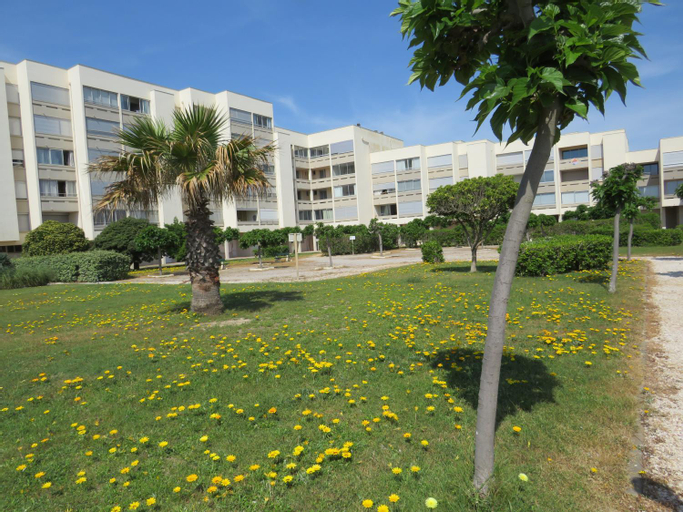 Ground floor studio with access to beach and pool, Pyrénées-Orientales