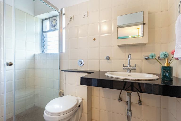 Bathroom 4, AlohaStayz, North Goa