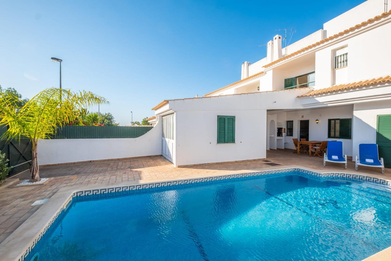 Sport & Beauty 2, Villa Sequeira - Private Pool - Free WIFI - BY BEDZY, Albufeira