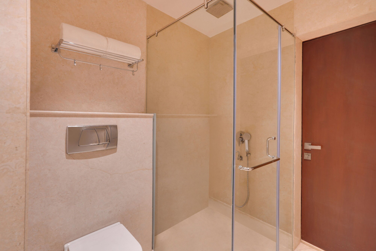 Bathroom 3, Lemon Tree Hotel, Noida, Gautam Buddha Nagar