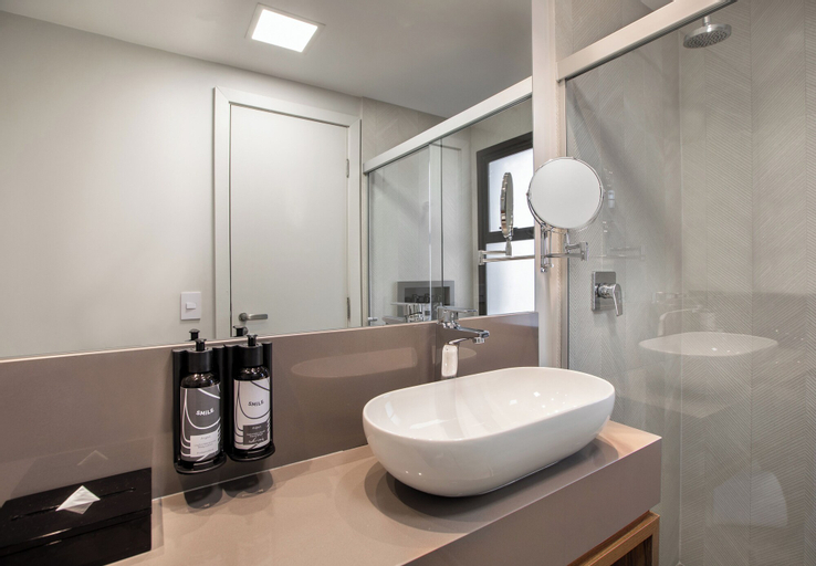 Bathroom 14