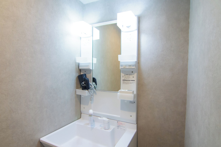 Bathroom 3, Chateau Yoyogi 1-401, Shibuya