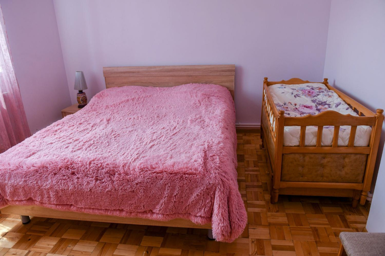 Others 2, Manana Guesthouse