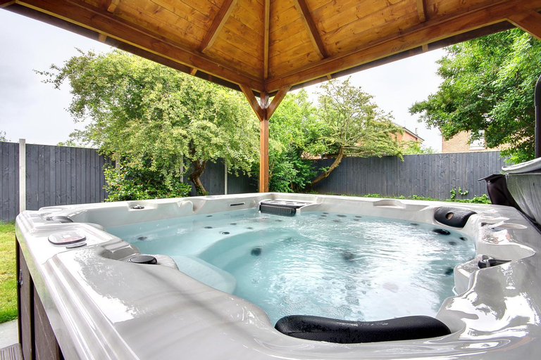 Sport & Beauty 2, 7 Palms Villa, Bournemouth