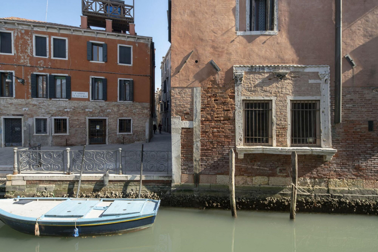 Room 3, San Marco Style Canal View Apt 1 by Wonderful Italy, Venezia