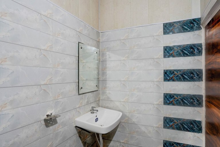 Bathroom 5, Hotel Downtown by Quadis - Sector 15 Noida, Gautam Buddha Nagar