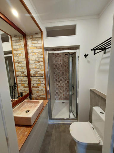 Others 2, Wolley - Peniche GuestHouse, Peniche