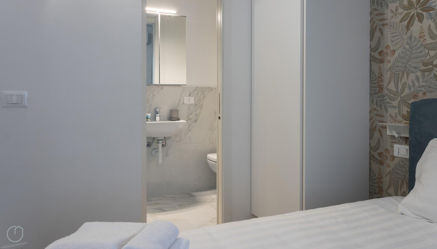 Others 3, Italianway - Metastasio 3 int A13, Milano