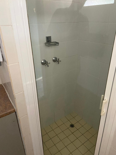 Bathroom 2, Orbost Country Man Motor Inn, E. Gippsland - Orbost