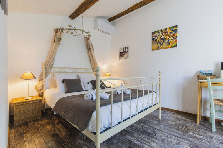 Bedroom 4, Chambre d'hôtes - B&B - Grand Luberon chez Manon en Luberon, Vaucluse