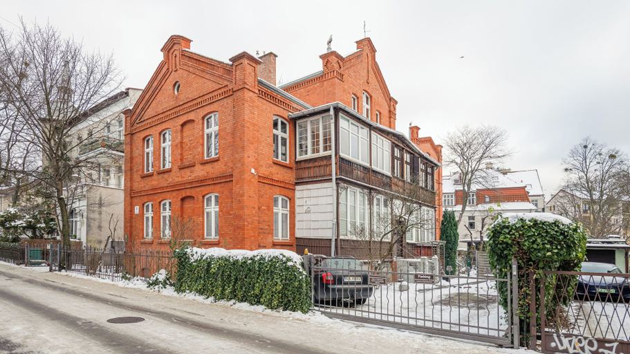 Primary image