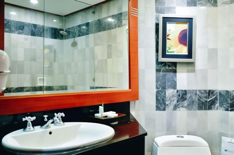 Bathroom 24