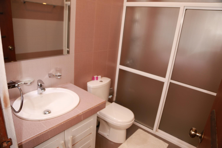 Bathroom 4, GLORY BUSH, Nuwara Eliya